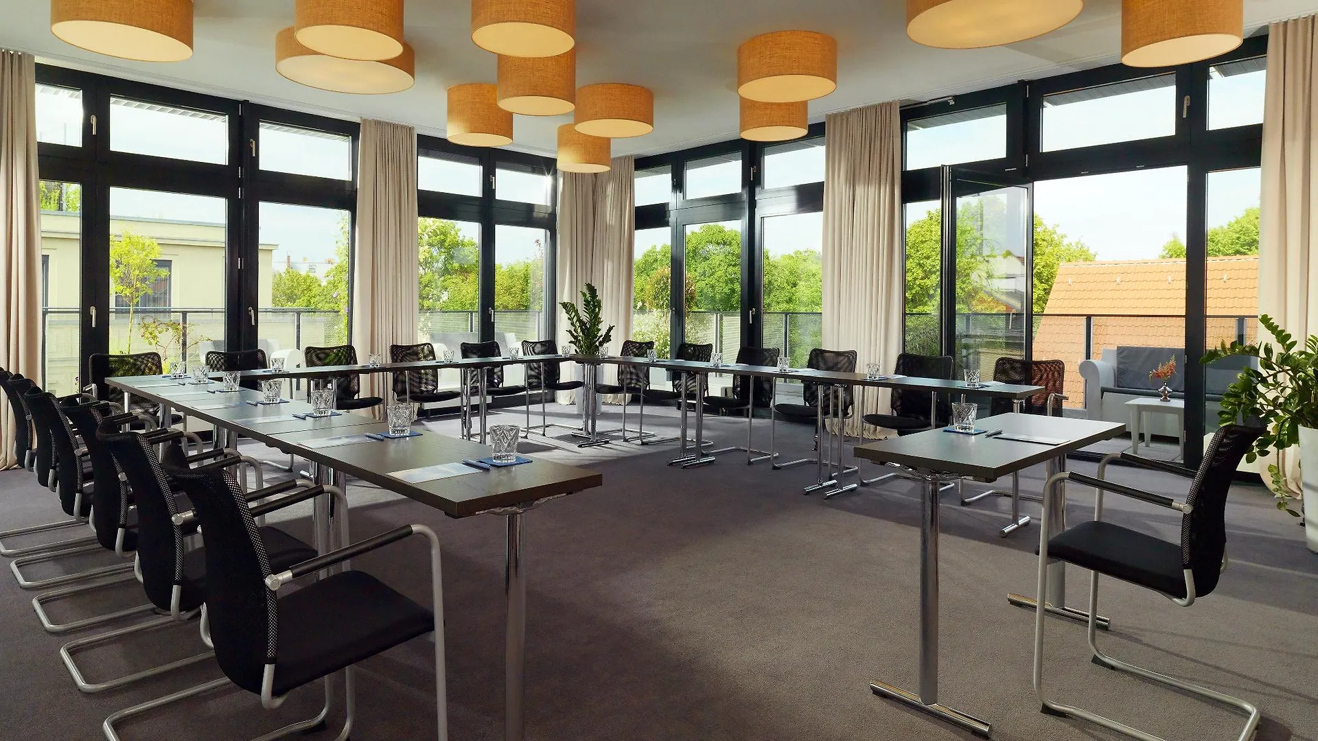 Hotel Amano Rooms & Apartments Berlin 3*,
